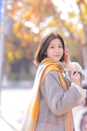 三位美女大战黑人大黑吊免费