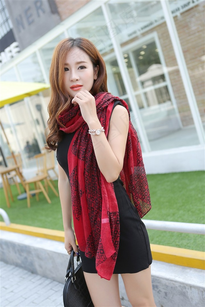 趴在玻璃窗做给别人看